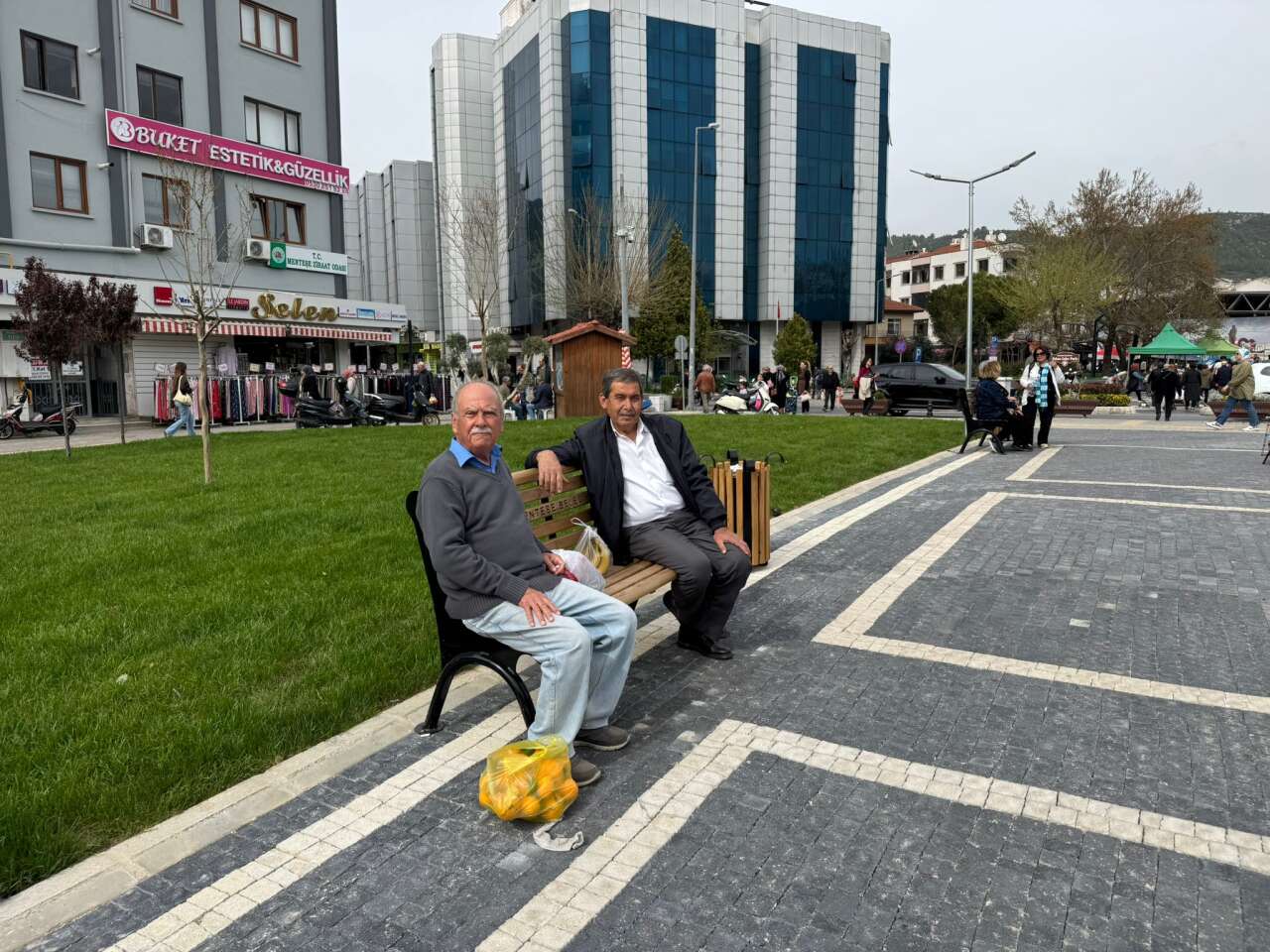 Yeni Parkta Vatandaşın ve Esnafın Talebi Net: ‘Orgeneral Mustafa Muğlalı İsmi Yaşatılsın’” 3